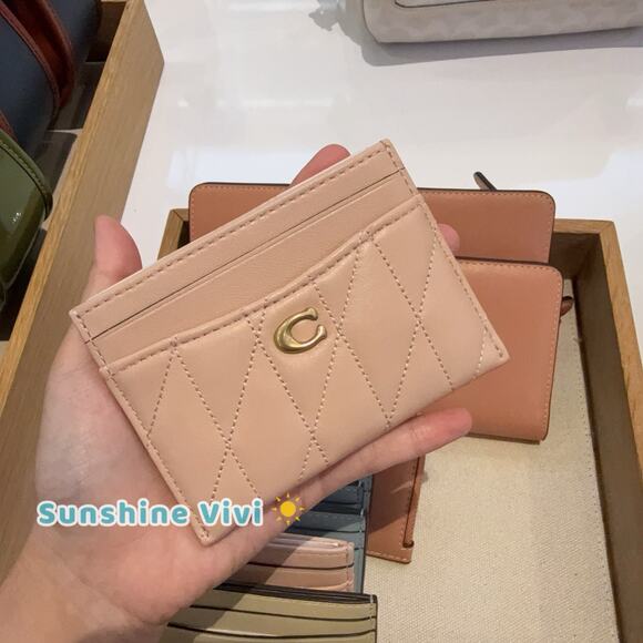 NWT COACH Logo C Quilting Leather Flat Card Case CM434 Cream Color - Picture 1 of 3